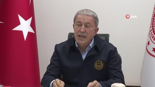 Milli Savunma Bakanı Akar, Yüksekova Harekat Merkezi'nde