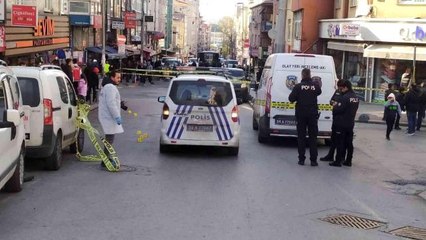 Küçükçekmece'de kız kaçırma kavgası kamerada: 3 yaralı