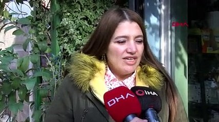 Kedi uyurken yuvayı yumruklayarak parçaladı