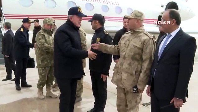 Hulusi Akar ve komuta kademesi sınır hattında inceleme ve denetlemelerde bulundu