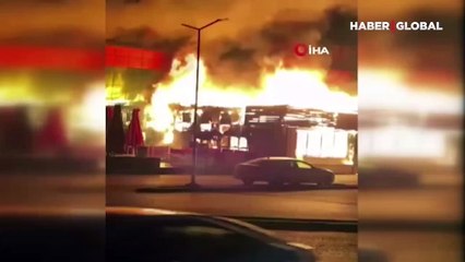Gösterişli karşılama pahalıya mal oldu! Alevler tüm restoranı kapladı