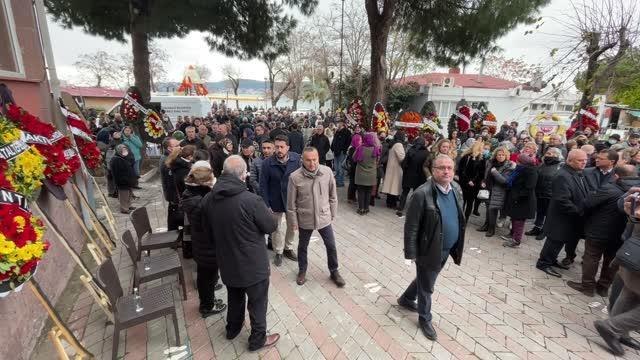 Çanakkale Belediye Başkanı Ülgür Gökhan'ın annesinin cenazesi defnedildi