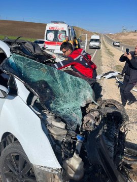 DİYARBAKIR'DA ZİNCİRLEME KAZA 1 ÖLÜ, 2 YARALI
