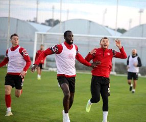 Sivasspor'un Antalya kampı sürüyor