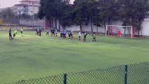 Piccolo portiere gol su punizione