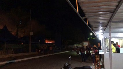 Incêndio  na Praça da Biblioteca  em Itambé