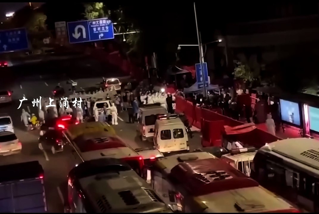 全国各地高校出现聚集抗议 高喊“要民主 要自由”