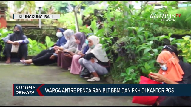 Warga Antri Pencairan BLT BBM & PKH Di Kantor Pos