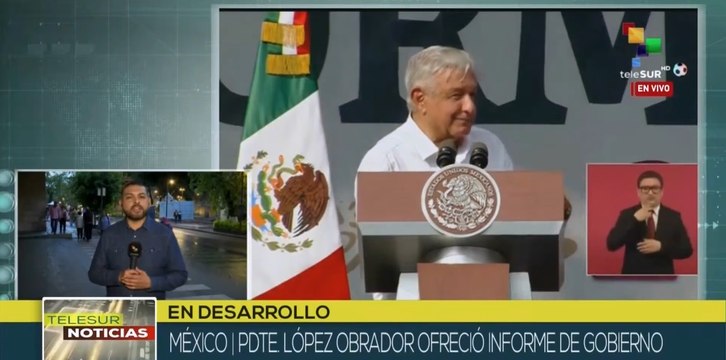 López Obrador presenta informe de gobierno en el Zócalo, ante una gran multitud