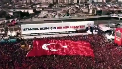 Söz yazarı CHP'ye geçince... Beraber yürüdük biz bu yollarda'dan Endamın yeter'e geçildi