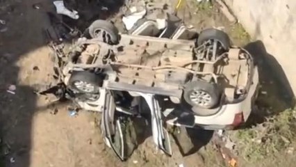 उज्जैन:भीषण सड़क हादसा पुल से नीचे गिरी कार, ड्राइवर गंभीर रूप से घायल