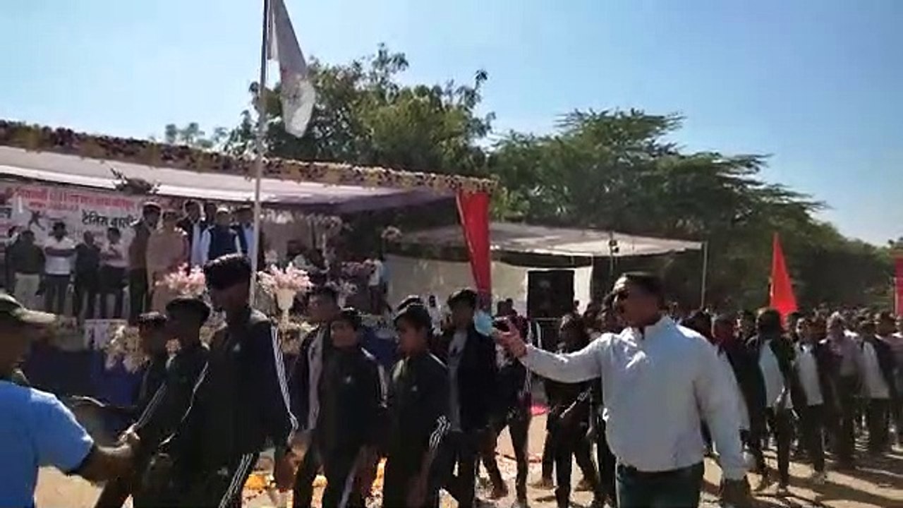 Video : थ्रो बॉल एवं टेनिस वॉलीबॉल खेल कूद प्रतियोगिता का आगाज, खिलाडिय़ों में उत्साह
