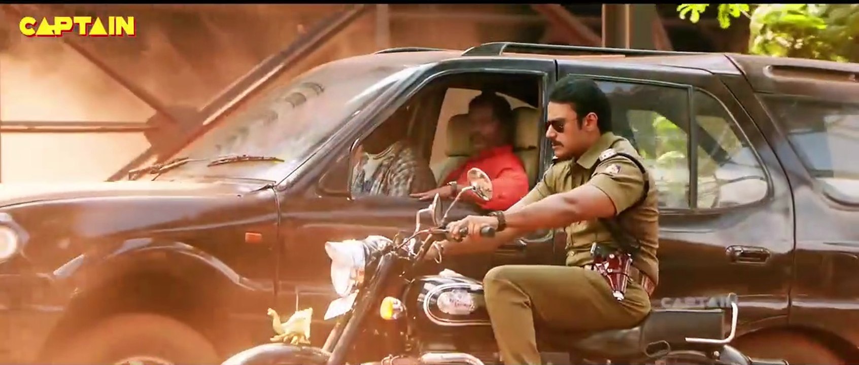 मैं इस इलाके का नया IPS हूँ आज के बाद यहां किसी की गुंडागर्दी नहीं चलेगी _ जबरदस्त सीन