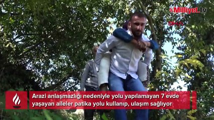 'Arazi anlaşmazlığı' çilesi! Babaannesini sırtında taşıyor