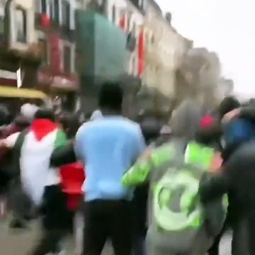 Dünya Kupası'nda maçı kazanan Faslılar Belçika sokaklarını savaş alanına çevirdi