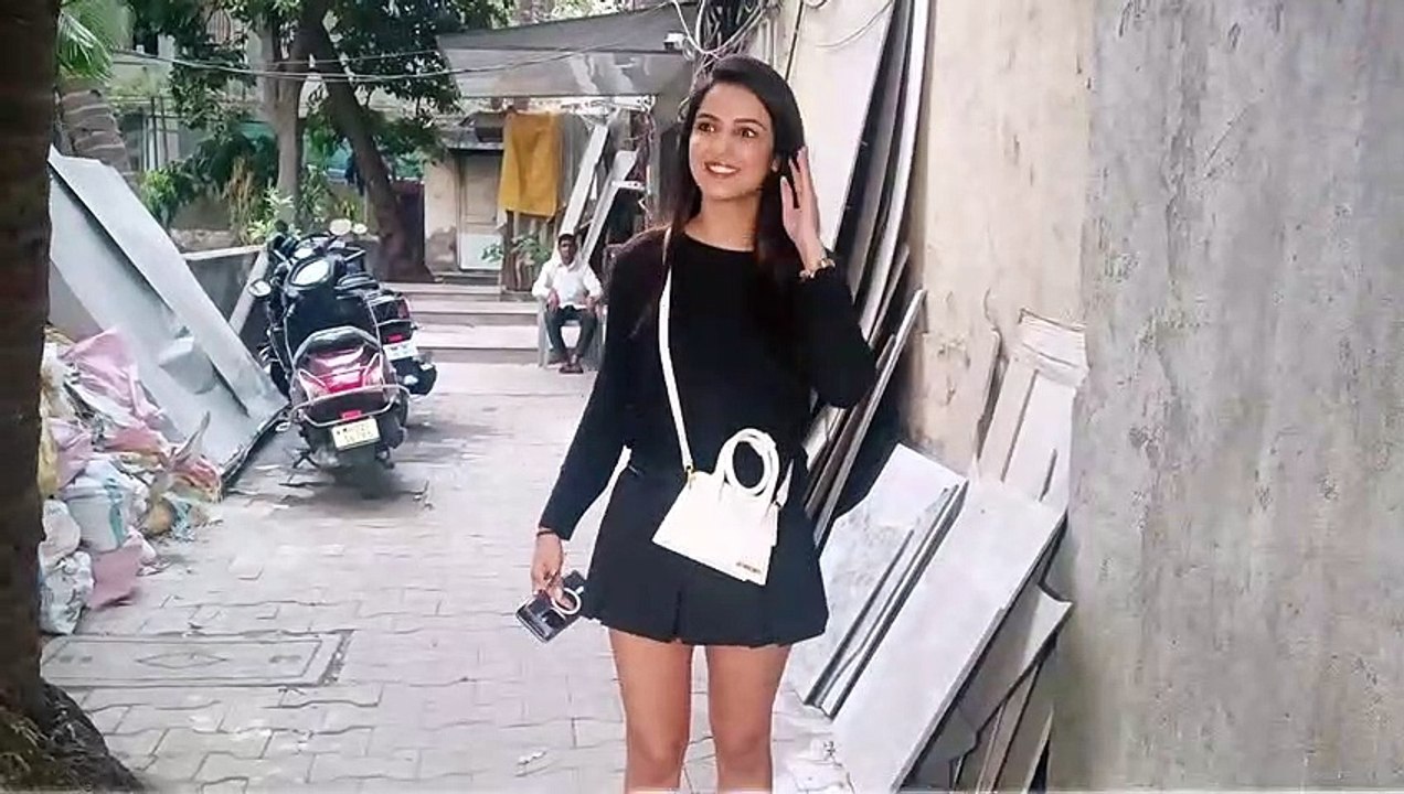 Bandra में स्पॉट हुईं Jasmin Bhasin