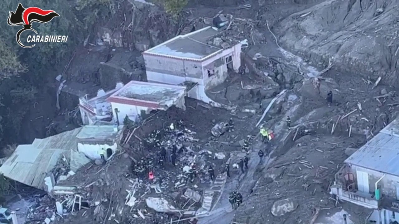Ischia, ritrovata l'ottava vittima. Proseguono ricerche dei dispersi