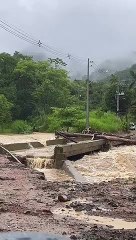 Ponte fica comprometida após chuvas em Corupá