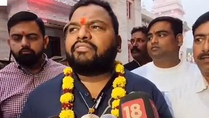 गोरखनाथ मंदिर पहुंचे सिंगर कन्हैया मित्तल, मथुरा को लेकर की भविष्यवाणी