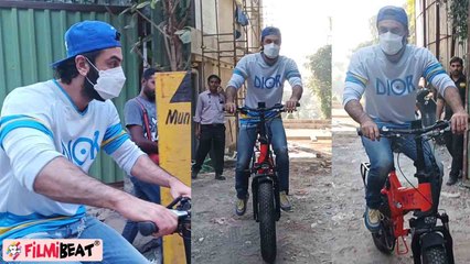 Ranbir Kapoor spotted riding a Red New Bike on Road in Bandra, Viral Video | FilmiBeat