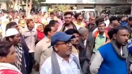 टीकमगढ़: ग्रामीणों ने किया वन विभाग डीएफओ कार्यालय का घेराव,जाने वजह