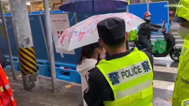 Власти Китая смягчают санитарные ограничения на фоне акций протеста