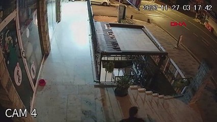 Sokak köpeğini boğmaya çalışan adamın yeni görüntüleri ortaya çıktı