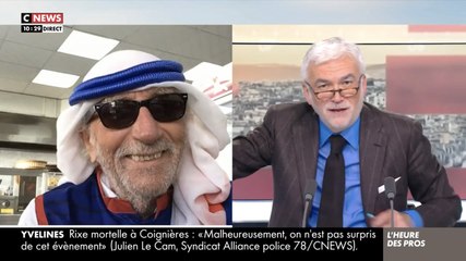 En djellaba et dans un kebab : le duplex lunaire de Jacques Vendroux sur CNews