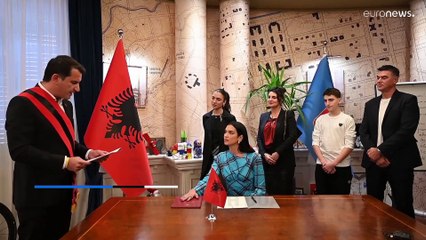 Αλβανική υπηκοότητα πήρε η Dua Lipa