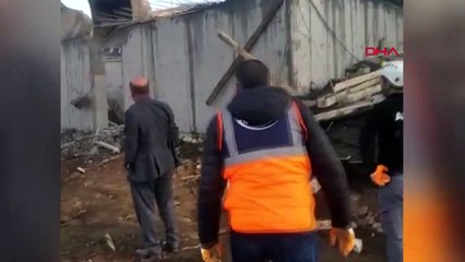 Üniversite inşaatında çökme! Bir işçi enkaz altında