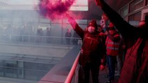 «Il est où Castex ? Qu'il descende !» : des agents en grève envahissent le siège de la RATP pour trouver leur nouveau PDG, Jean Castex