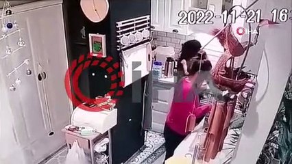 Pişmesi için ocağa konulan süt bomba gibi patladı