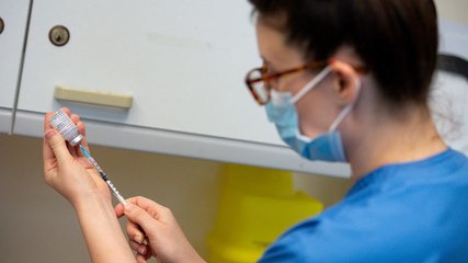 Blood thinner drugs ineffective in Covid treatment, NHS trial finds