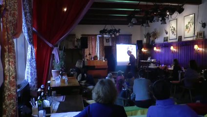 Sabine Petzls KInderbuchkino Sabine, Andi und BUKI beim Heurigen Berger