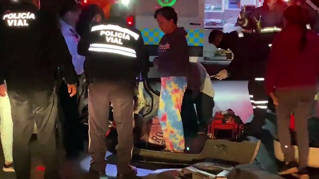 Un automovilista terminó con severas lesiones tras haber volcado su camioneta en Lázaro Cárdenas