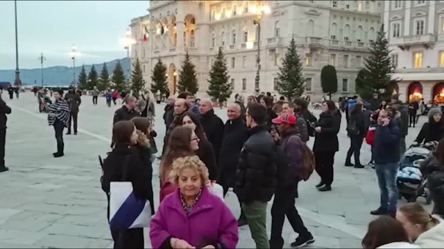 Trieste, il sindaco Dipiazza alla cerimonia di accensione degli alberi di Natale