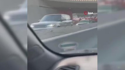 Otoyola giren deve trafiği birbirine kattı