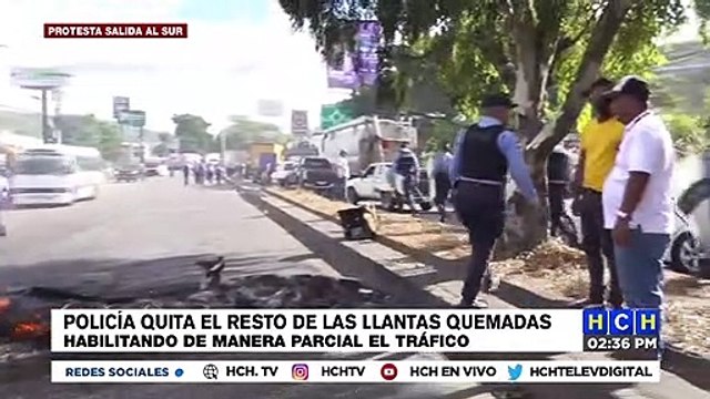 ¡Caos vial! Locatarios de “Perisur” mantienen bloqueada la carretera al sur exigiendo terminal de transporte