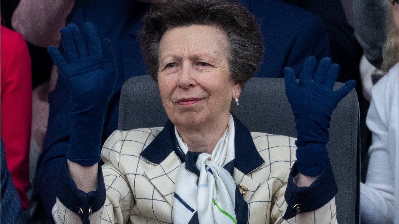 Princess Anne doesn't shake hands
