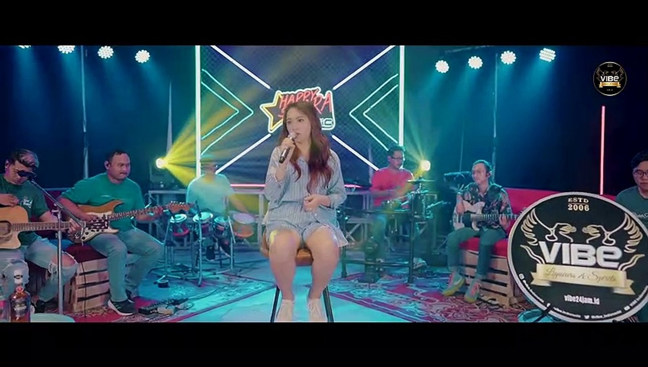 HAPPY ASMARA - CUKUP (Official Live Music Video)