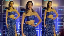 Ananya Pandey Leaf Blue Dress में Ramp Walk कर लगया Boldness का तड़का। Video Viral। *Entertainment