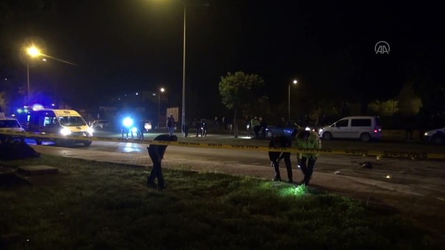 Dur ihtarına uymayan şüphelilerin açtığı ateş sonucu 2 polis yaralandı