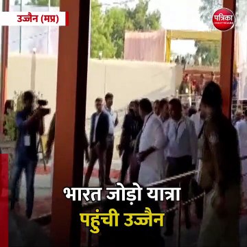 उज्जैन (मप्र): राहुल गांधी ने जैन संत प्रज्ञा सागर जी महाराज से आशीर्वाद लिया