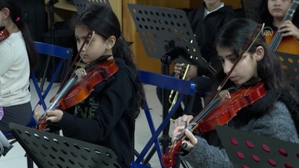 Download Video: Çocuklar ‘Barış Orkestrası’nda duayenlerle sahne alıyor