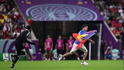 مونديال 2022: إطلاق سراح مشجع إيطالي اقتحم ملعب بعلم قوس قزح