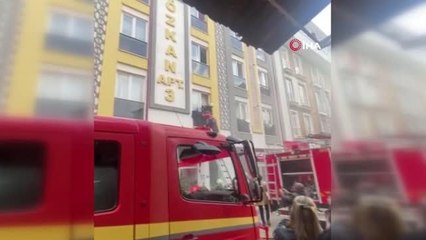 Yangında mahsur kalan 3 çocuk böyle kurtarıldı