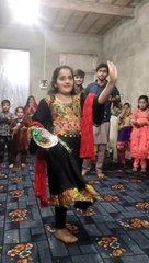 छोटी लड़की का मनमोहक नृत्य | अद्भुत प्रदर्शन 🎶