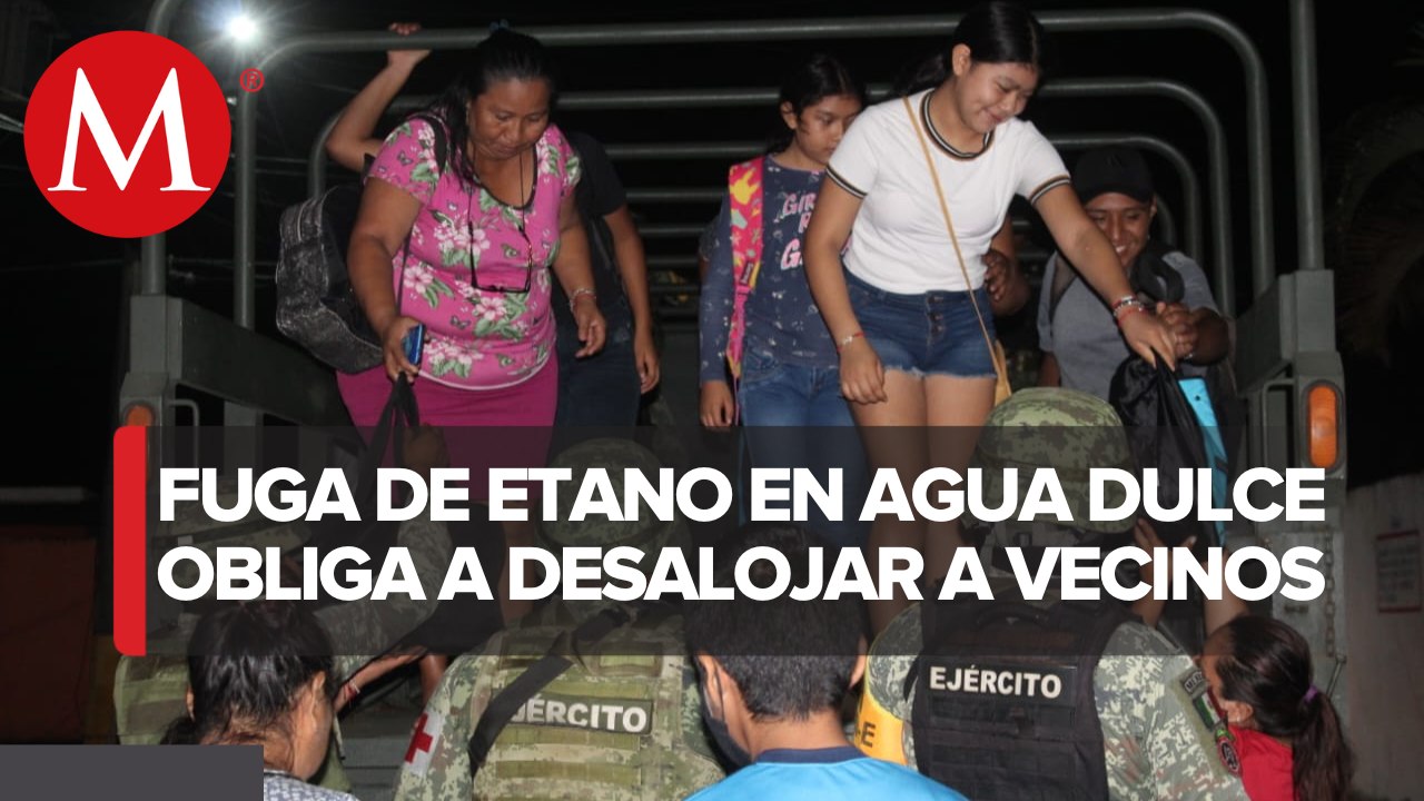 Desalojan a pobladores por fuga de etano en Agua Dulce, Veracruz