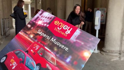 Milano, il car sharing di Eni diventa elettrico