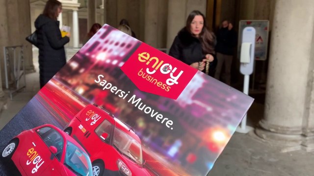 Milano, il car sharing di Eni diventa elettrico